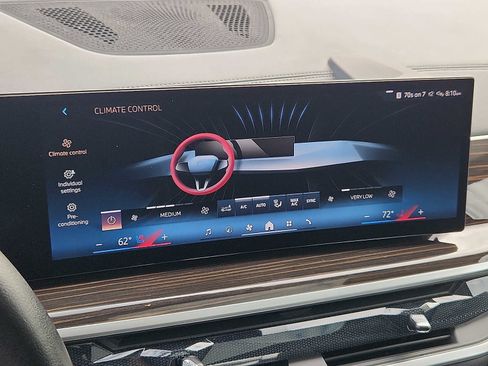 Certified 2024 BMW X7 xDrive40i AWD/4WD image 17