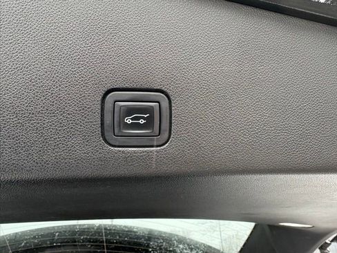 Used 2022 Cadillac XT6 Sport image 18