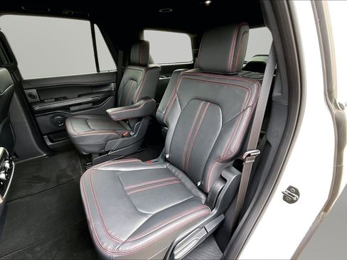Used 2024 Ford Expedition Limited image 18