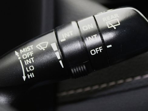 Used 2021 Toyota RAV4 XLE w/ Convenience Package image 27