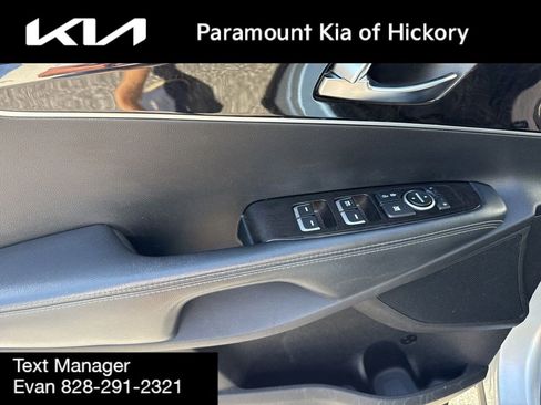 Used 2017 Kia Sorento FWD image 17