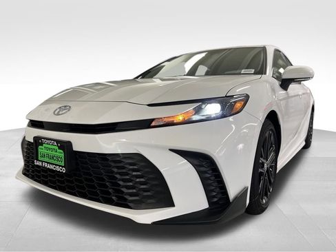 New 2026 Toyota Camry SE image 6