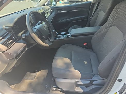 Used 2025 Toyota Camry LE FWD image 5