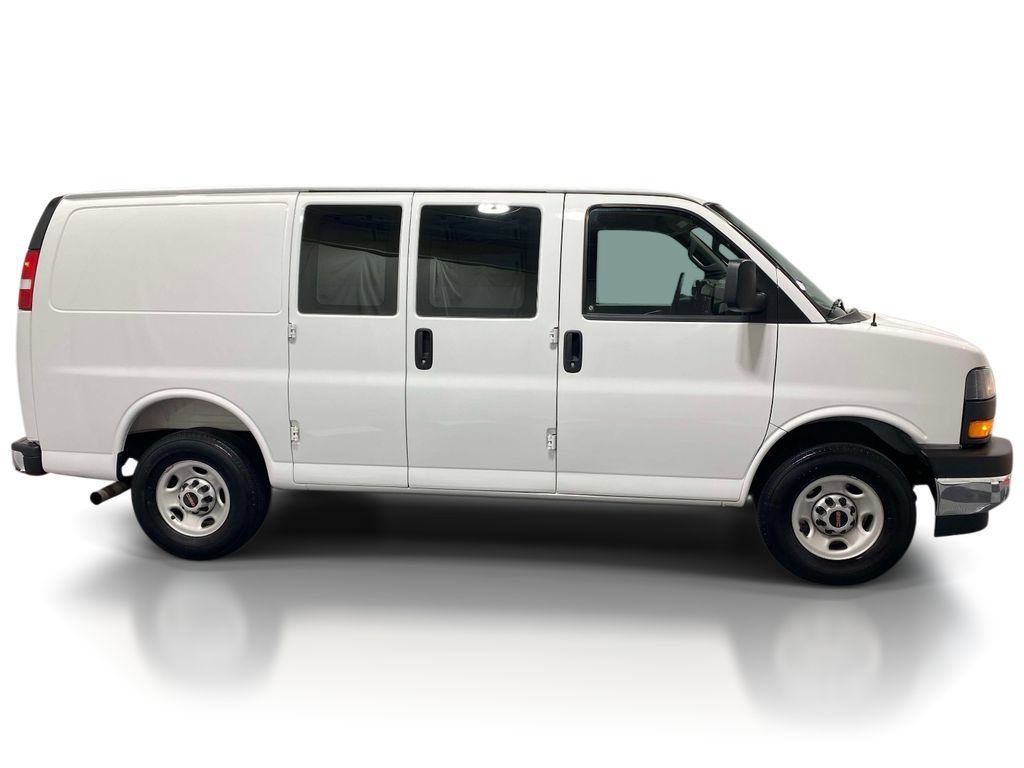 Used 2025 GMC Savana 2500 w/ Driver Convenience Package RWD image 4
