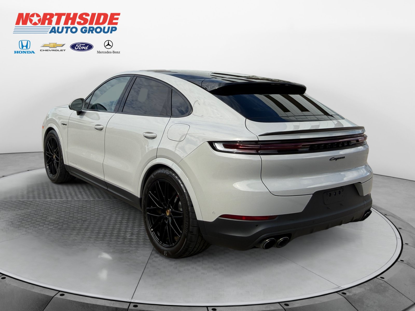 Used 2024 Porsche Cayenne Coupe AWD/4WD image 5