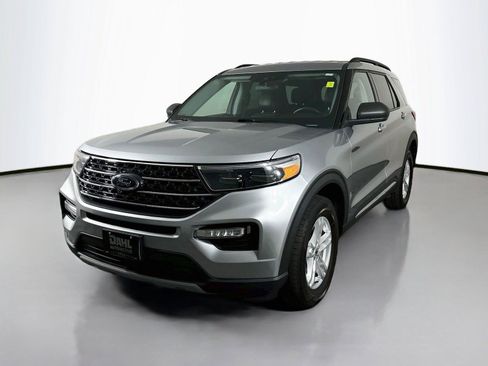 Used 2024 Ford Explorer XLT w/ Equipment Group 202A AWD/4WD image 4