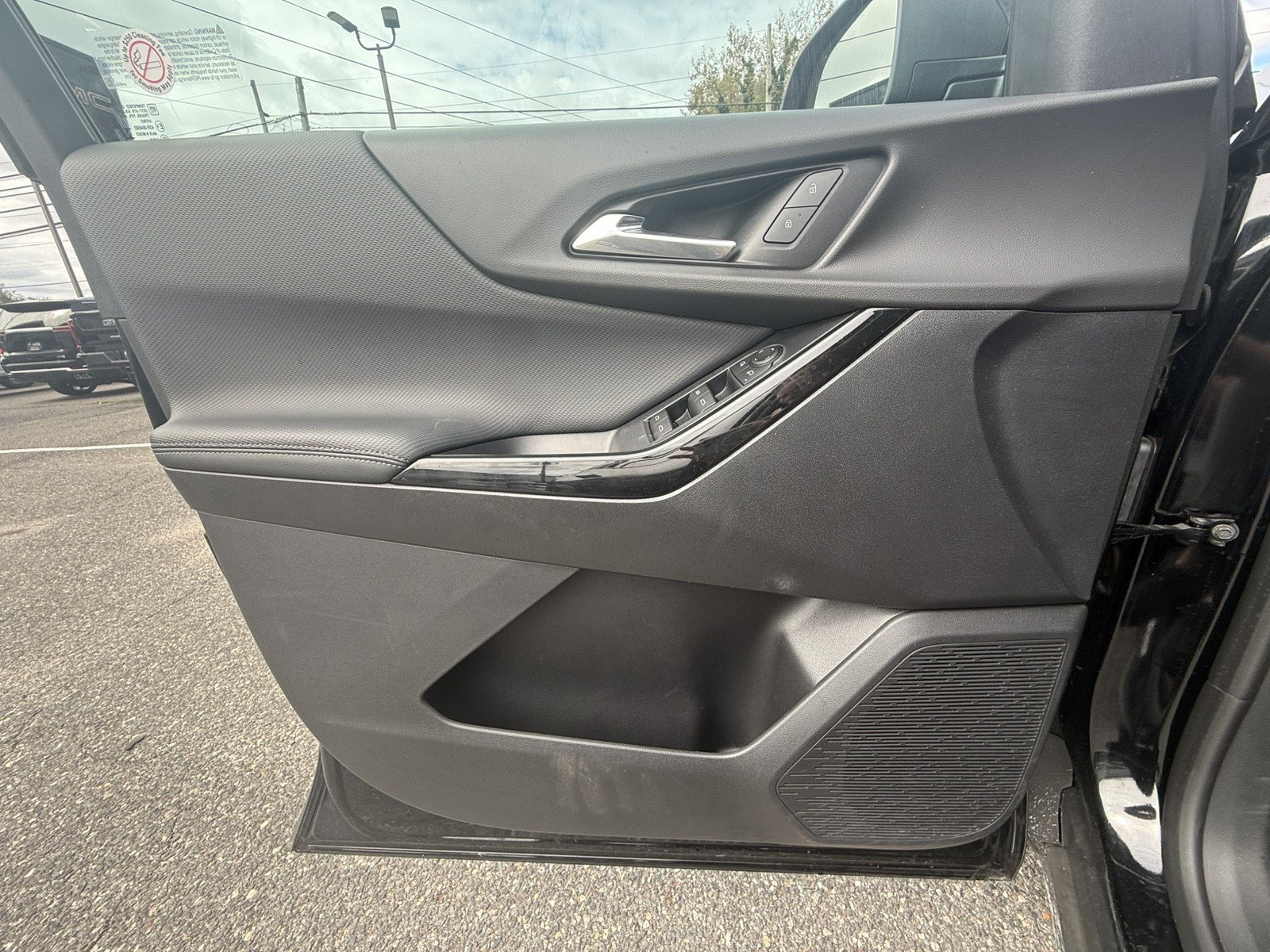 Used 2026 Chevrolet Equinox LT FWD image 23