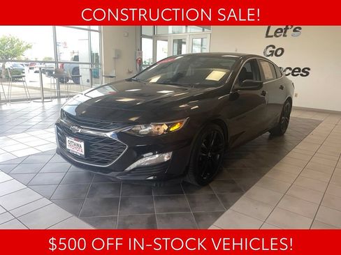 Used 2020 Chevrolet Malibu LT w/ Midnight Edition FWD image 2