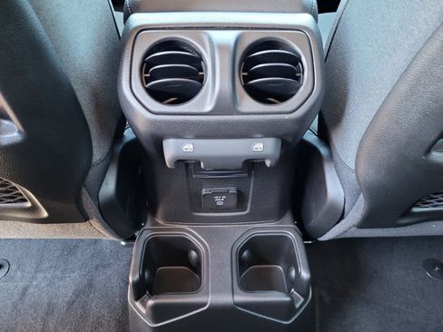 New 2025 Jeep Gladiator Rubicon w/ Convenience Group image 31