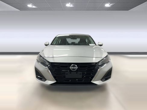 Used 2023 Nissan Altima 2.5 SV image 4