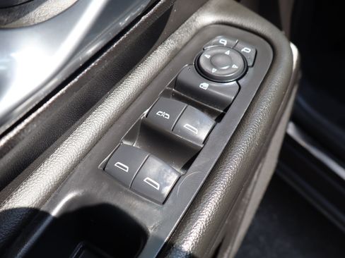Used 2024 GMC Terrain SLT AWD/4WD image 19