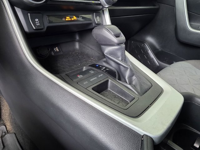 Used 2023 Toyota RAV4 XLE w/ Convenience Package FWD image 21