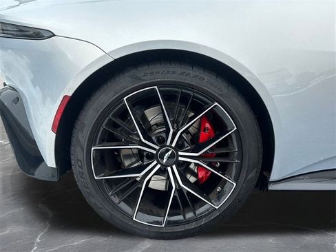 Used 2022 Aston Martin V8 Vantage Roadster image 29