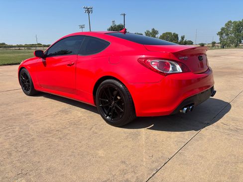 Used 2011 Hyundai Genesis 2.0T image 6