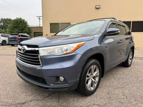 Used 2015 Toyota Highlander XLE AWD/4WD image 3