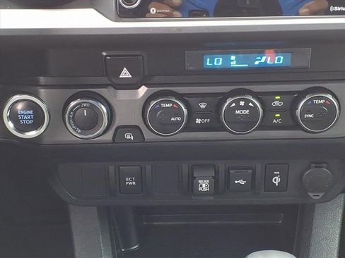 Used 2023 Toyota Tacoma TRD Off-Road image 18