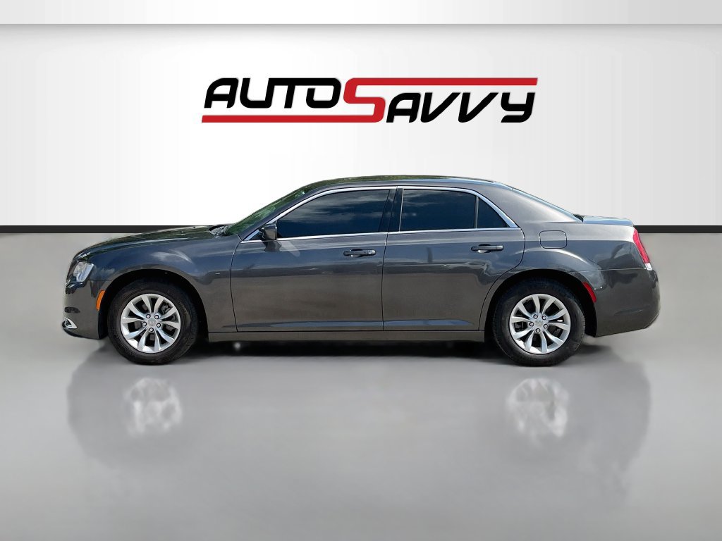 Used 2023 Chrysler 300 Touring RWD image 4