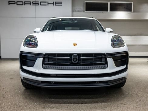 Certified 2026 Porsche Macan AWD/4WD image 11