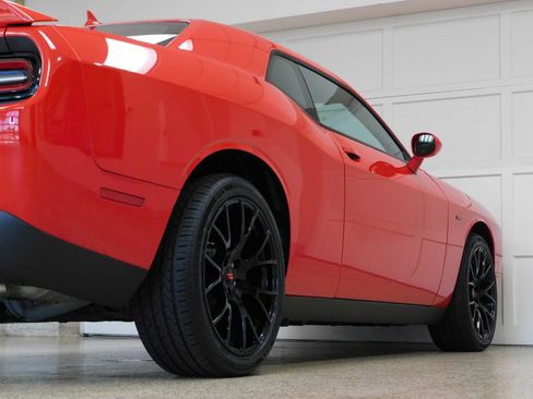 Used 2015 Dodge Challenger R/T Plus RWD image 68