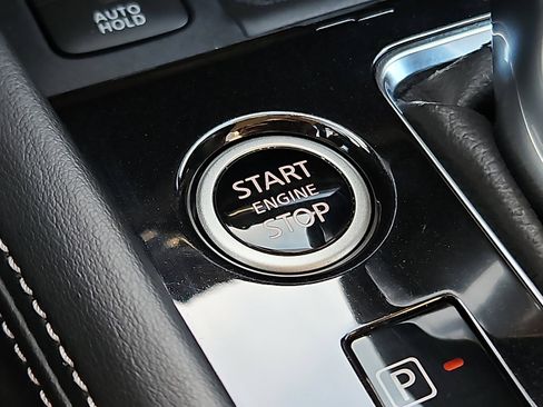 Certified 2024 Nissan Kicks SR w/ SR Premium Package image 25