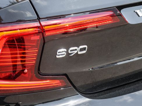 Used 2023 Volvo S90 B6 Plus AWD/4WD image 10