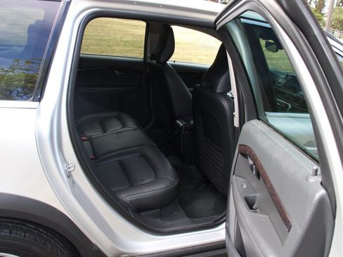 Used 2016 Volvo XC70 T5 Premier w/ Proximity Package AWD/4WD image 6