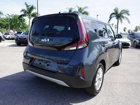 Used 2025 Kia Soul LX w/ LX Technology Package FWD image 7