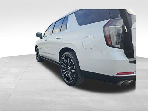 Used 2025 Chevrolet Tahoe High Country image 13