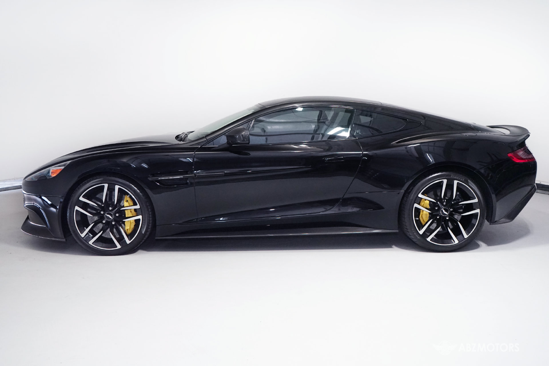Used 2015 Aston Martin Vanquish Coupe RWD image 4