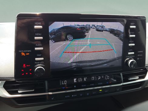 Certified 2021 Toyota Sienna XLE FWD image 20