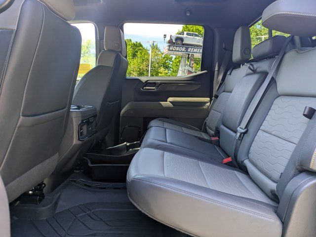 Used 2024 Chevrolet Silverado 1500 ZR2 w/ Technology Package AWD/4WD image 18