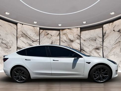 Used 2022 Tesla Model 3 Long Range AWD/4WD image 4