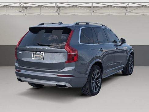 Used 2018 Volvo XC90 T6 Momentum w/ Convenience Package AWD/4WD image 11
