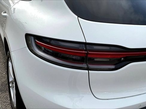 Used 2022 Porsche Macan AWD/4WD image 20