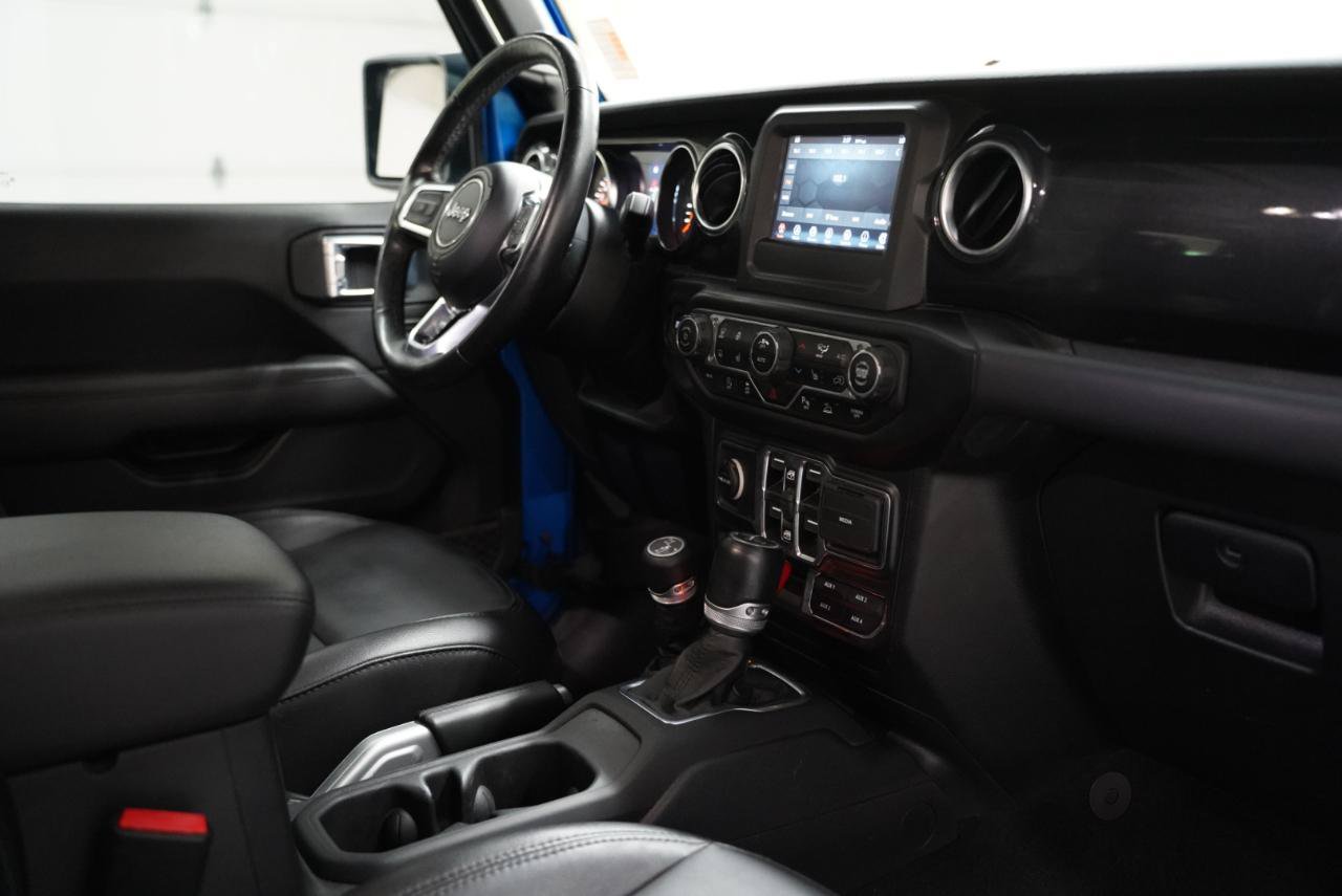 Used 2021 Jeep Wrangler Unlimited Sahara AWD/4WD image 17