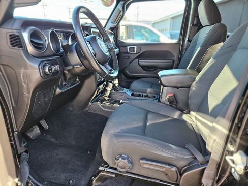 Used 2022 Jeep Gladiator Sport image 14