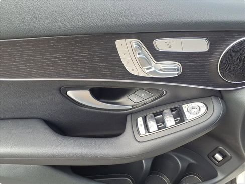 Used 2022 Mercedes-Benz GLC 300 4MATIC image 12