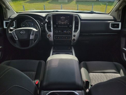 Used 2024 Nissan Titan SV w/ SV Convenience Package image 21