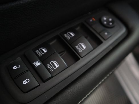 New 2026 Chrysler Pacifica Select image 35