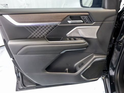 Certified 2024 GMC Acadia Denali w/ Super Cruise Package image 29