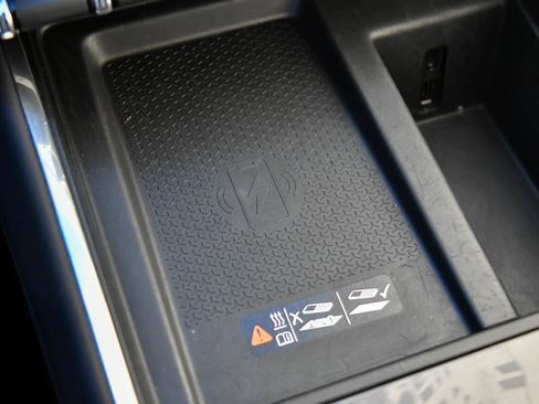 Used 2025 GMC Acadia Elevation image 32