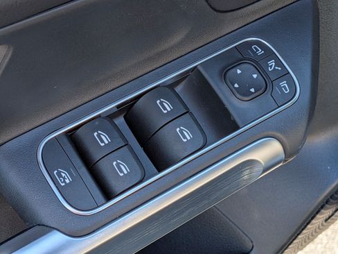 Used 2026 Mercedes-Benz GLB 250 image 16