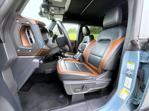 Used 2022 Ford Bronco Outer Banks w/ Sasquatch Package AWD/4WD image 11