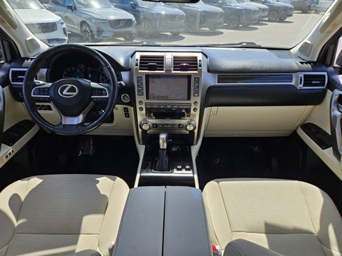 Used 2020 Lexus GX 460 Premium w/ Premium Package AWD/4WD image 13