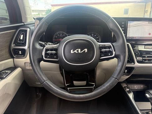 Used 2022 Kia Sorento EX w/ Panoramic Sunroof Package FWD image 19