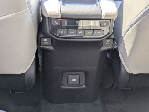 Used 2025 Toyota Grand Highlander AWD Hybrid image 28