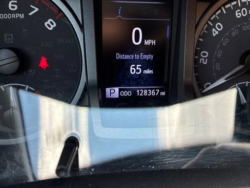 Used 2021 Toyota Tacoma TRD Sport w/ Technology Package AWD/4WD image 9