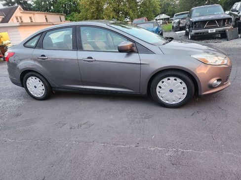 Used 2012 Ford Focus SE FWD image 4