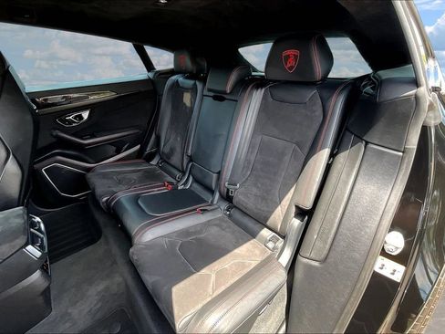 Used 2021 Lamborghini Urus AWD/4WD image 22