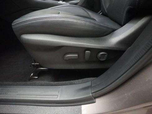 Used 2023 Subaru Forester Limited AWD/4WD image 31